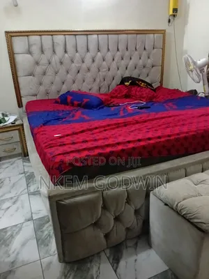 6/7 Royal Padded Bed Set, 2 Side Drawers, Ottoman, Wardrobe.