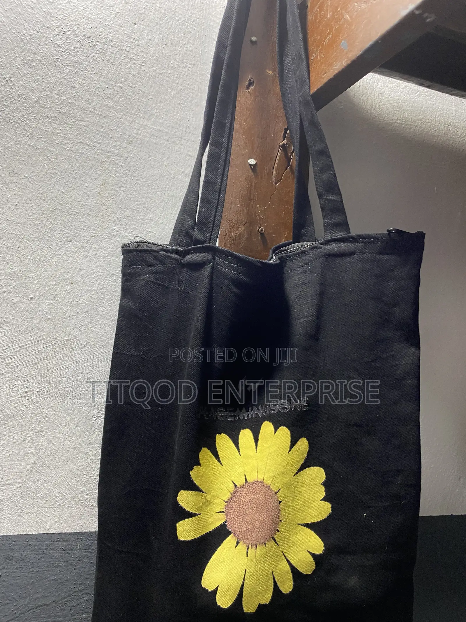 Tote Bag With Zip