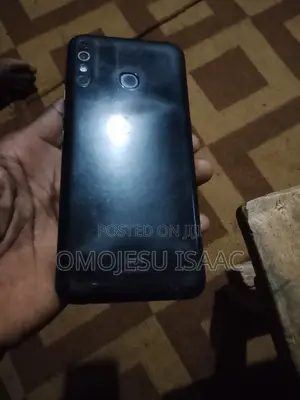 Infinix Hot 16 GB Black