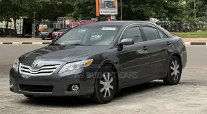 Toyota Camry XLE 4dr Sedan (2.5L 4cyl 6A) 2011 Gray
