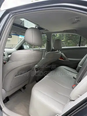 Toyota Camry XLE 4dr Sedan (2.5L 4cyl 6A) 2011 Gray