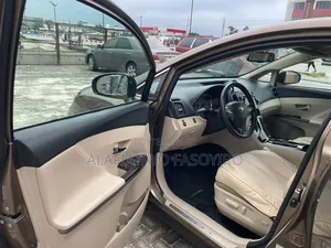 Toyota Venza 2010 Gold