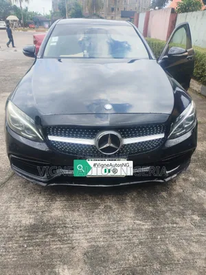 Mercedes-Benz C300 Luxury 4matic Sedan AWD (2.0L 4cyl 7A) 2017 Black