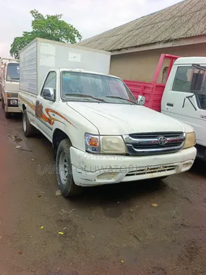 Toyota Hilux 2.5 Cab 2005 White