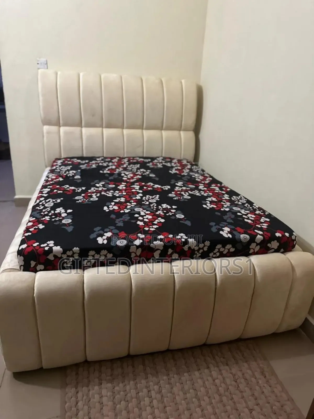 4x6ft Bubble Bedframe With 1 Bedside Cupboard