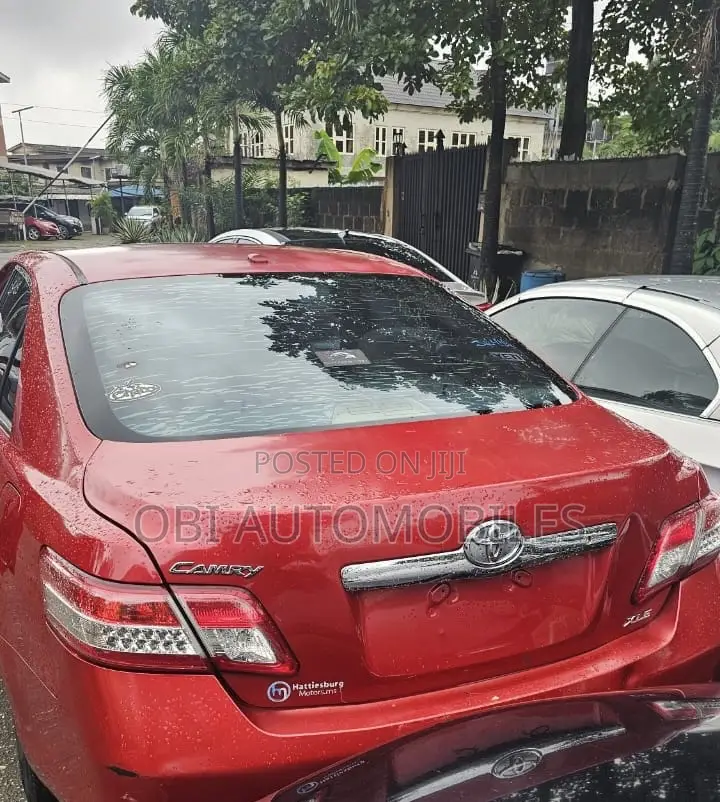 Toyota Camry 2011 Red