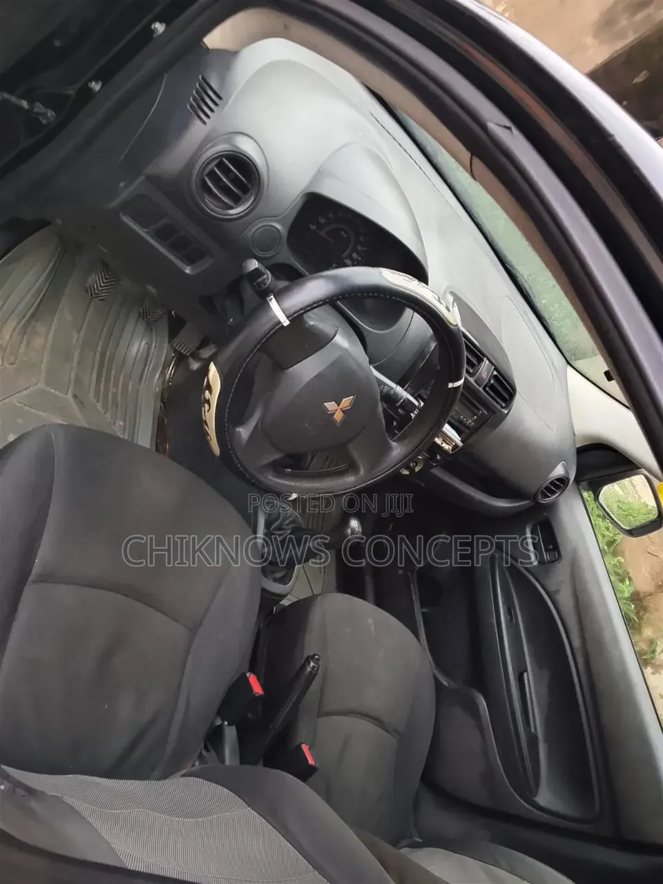 Mitsubishi Attrage 2013 Black
