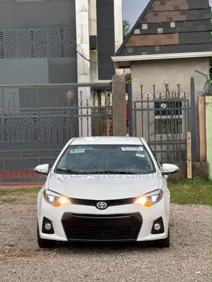 Toyota Corolla S Premium 4dr Sedan (1.8L 4cyl CVT) 2016 White
