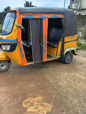 TVS Neo NX 2024 Yellow