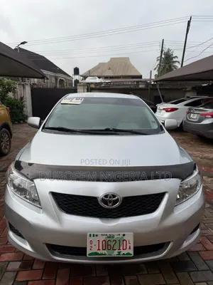 Toyota Corolla LE 4dr Sedan (1.8L 4 cyl 4A) 2009 Silver