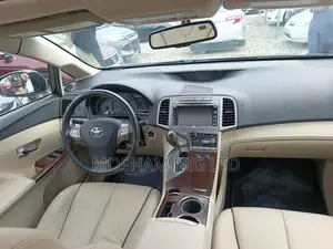 Toyota Venza 2010 Gold