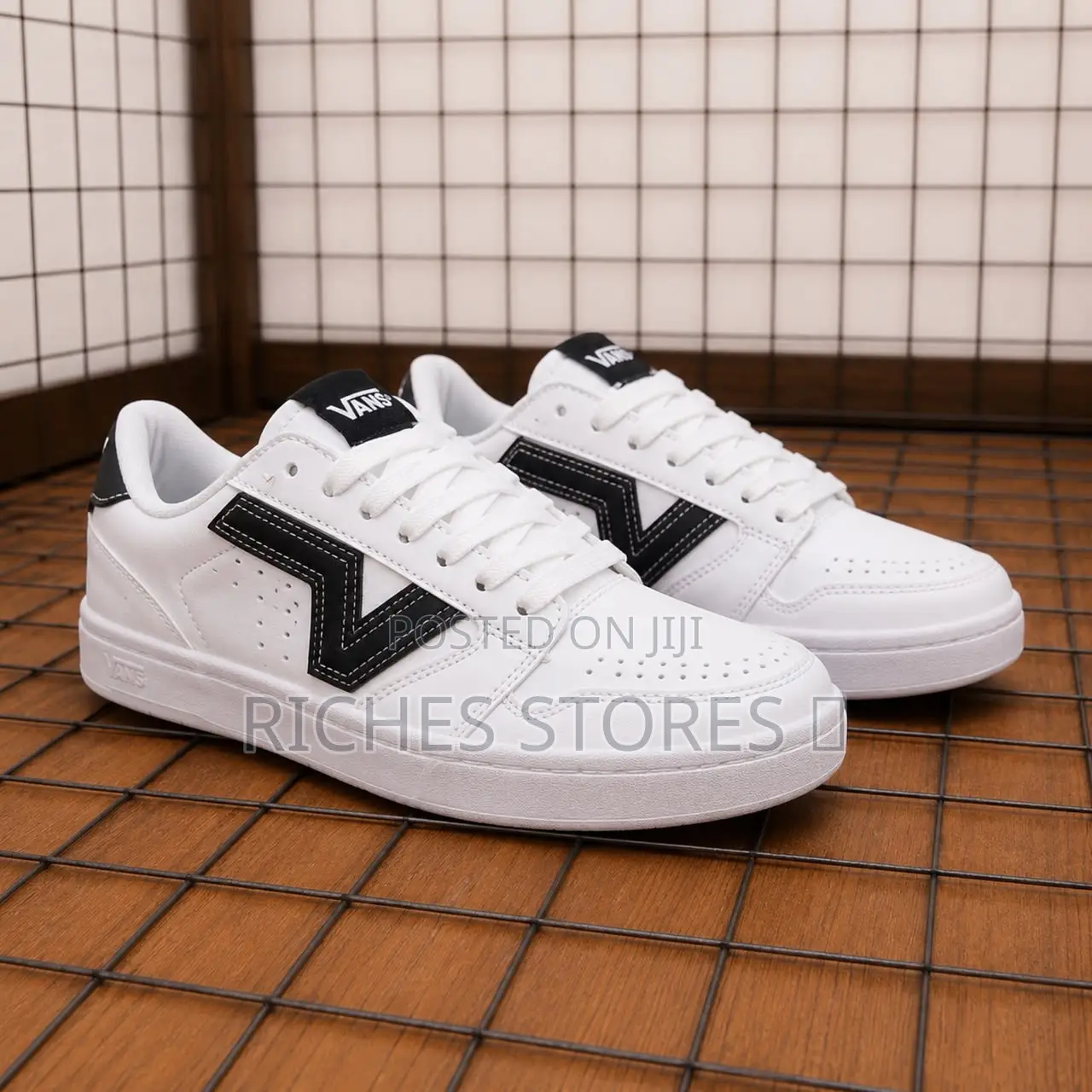 Vans Lowland 2.0 Black/White Sneakers
