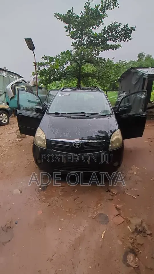 Toyota Corolla Verso 2004 Blue