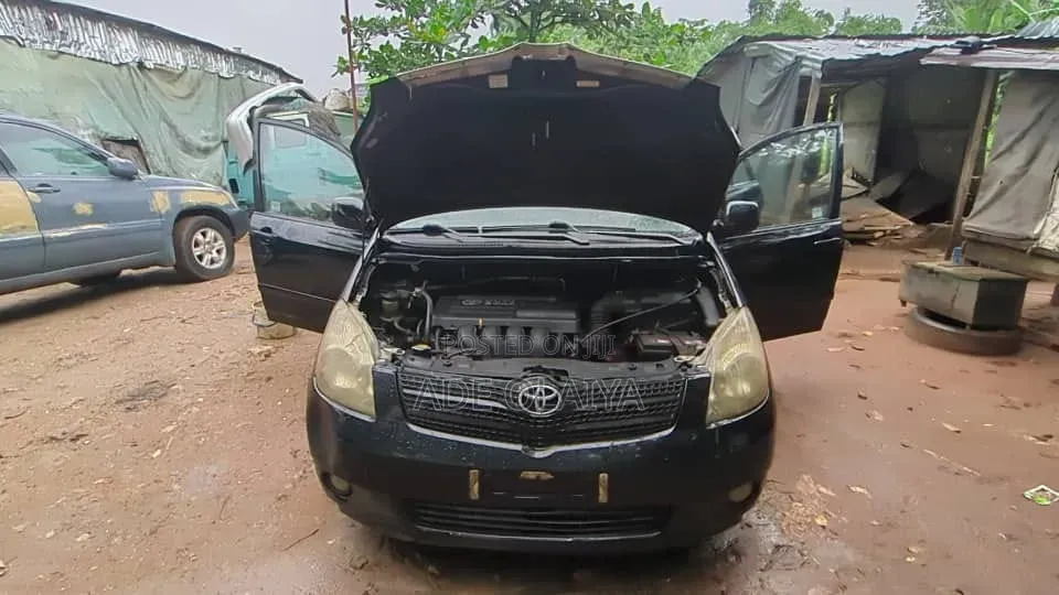 Toyota Corolla Verso 2004 Blue