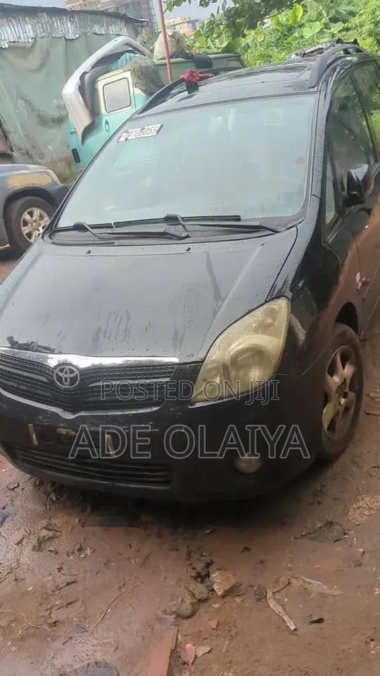 Toyota Corolla Verso 2004 Blue