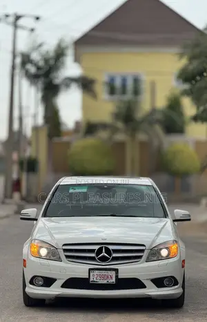 Mercedes-Benz C300 2010 White
