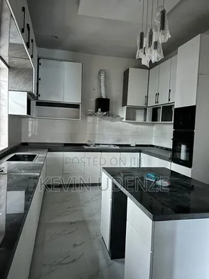 5bdrm Duplex in Faplins Estate, Dakwo District for sale