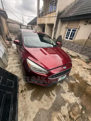 Ford Focus S Sedan FWD (2.0L 4cyl 5M) 2016