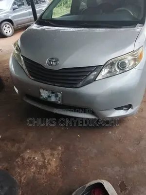 Toyota Sienna 2013 Silver