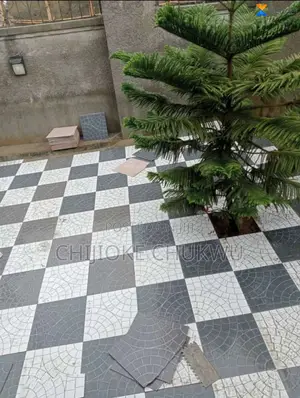 Super Royal Tiles