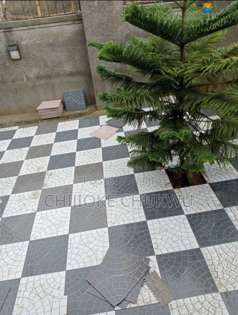 Super Royal Tiles