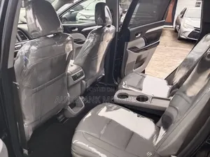 Toyota Highlander XLE 4x2 V6 (3.5L 6cyl 8A) 2018 Black