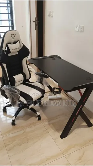 A Set of Furgle Gaming Chair 120cm Gaming Table ( Black *White)