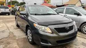 Toyota Corolla LE 4dr Sedan (1.8L 4cyl 4A) 2010 Gray