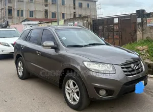 Hyundai Santa Fe 2011 Gray