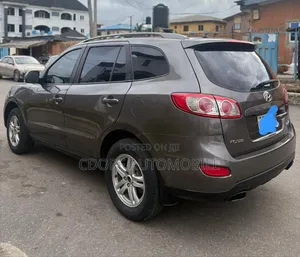 Hyundai Santa Fe 2011 Gray