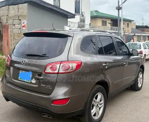 Hyundai Santa Fe 2011 Gray