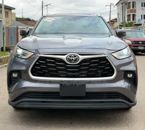 Toyota Highlander 2023 Gray