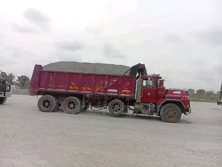 Premium 3⁄4 Inch Granite Chippings