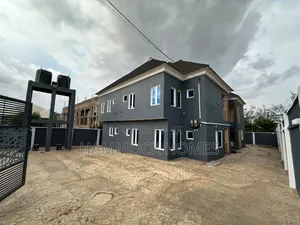 3bdrm Duplex in Carlton Gate Estate, Akobo for rent