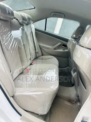 Toyota Camry LE 4dr Sedan (2.5L 4cyl 6A) 2011 White