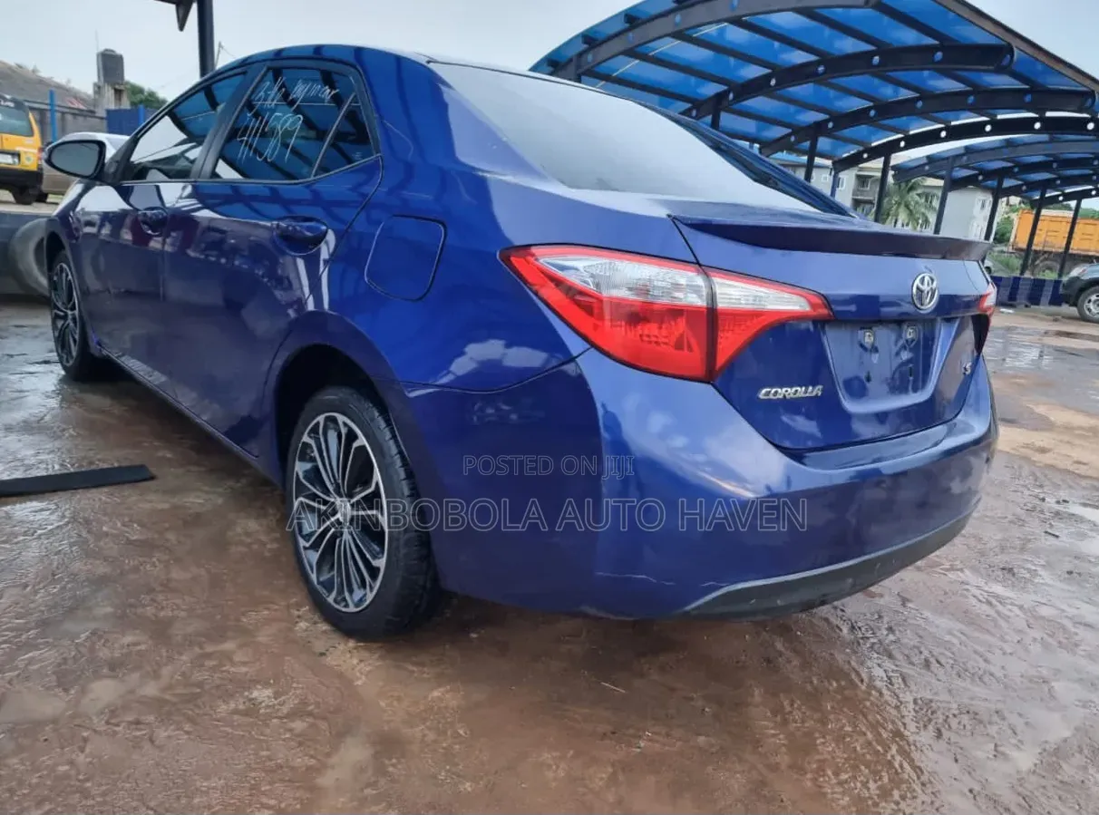 Toyota Corolla 2016 Blue