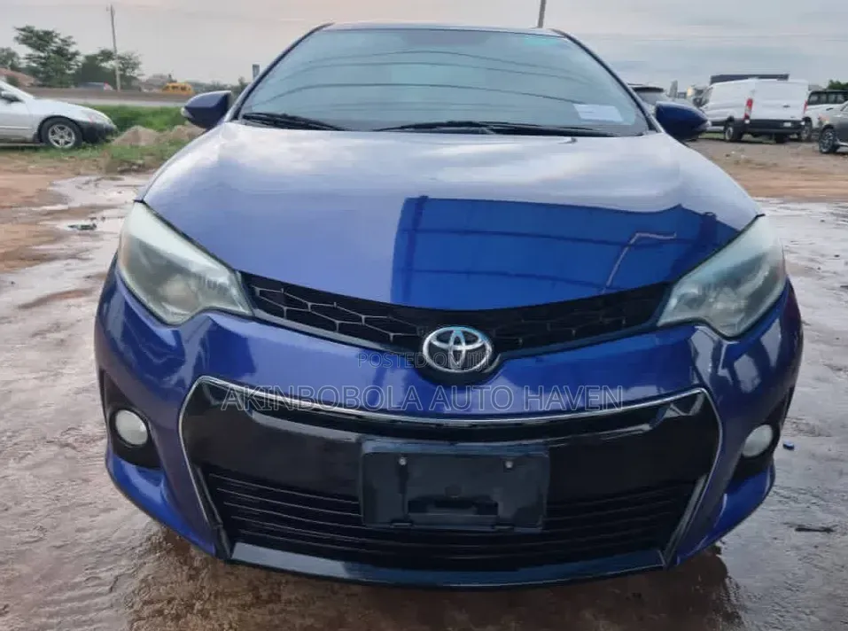Toyota Corolla 2016 Blue