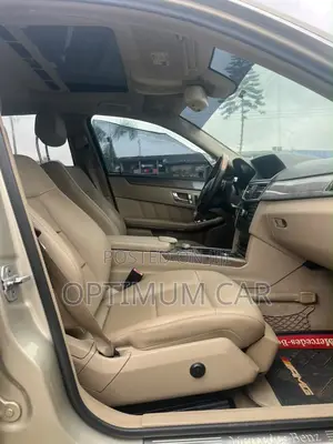 Mercedes-Benz E350 Base 4Matic Sedan AWD (3.5L 6cyl 7A) 2010 Gold