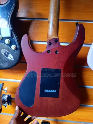 Luxars S-G37-Max-M Electric Guitar