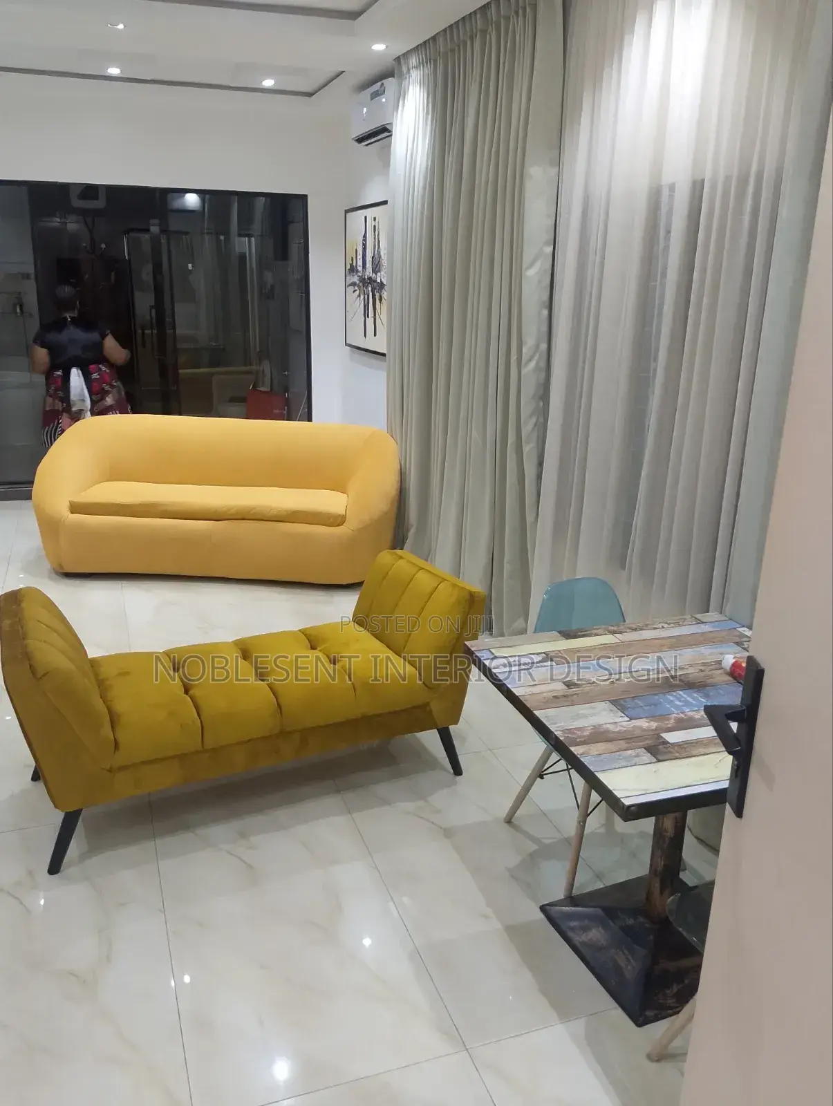 Noble Design = Muyi Sofa