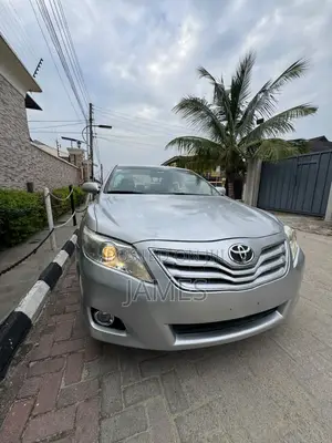 Toyota Camry LE 4dr Sedan (2.4L 4cyl 5A) 2009 Silver