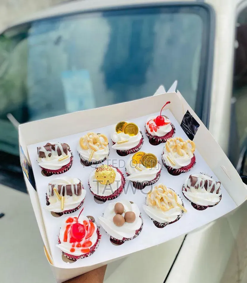 Cupcakes/ Buttercream Cupcakes