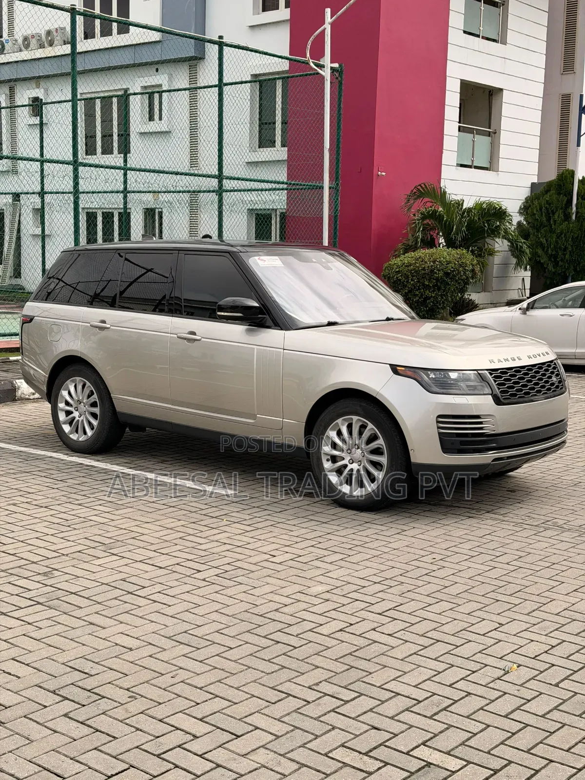 Land Rover Range Rover 2020 Gold