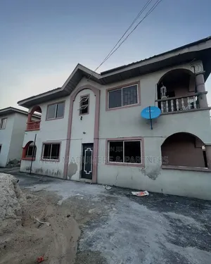 8bdrm Block of Flats in Gated Neighbourhood, New Layout for sale