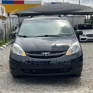 Toyota Sienna 2010 Black