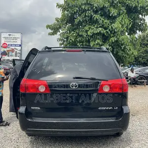 Toyota Sienna 2010 Black