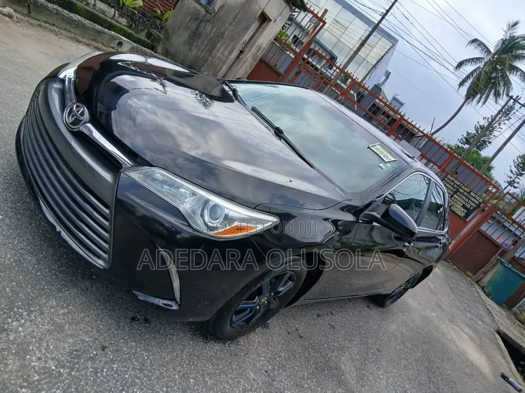 Toyota Camry 2016 Black