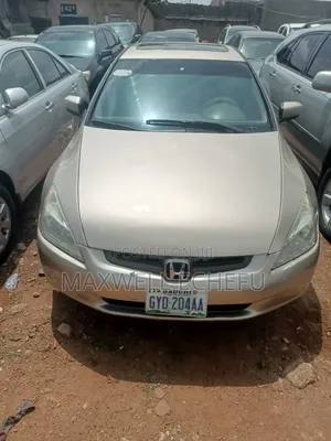 Honda Accord 2004 Gold