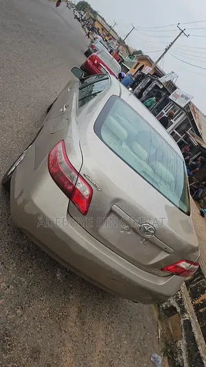Toyota Camry LE 4dr Sedan (2.4L 4cyl 5A) 2009 Gold