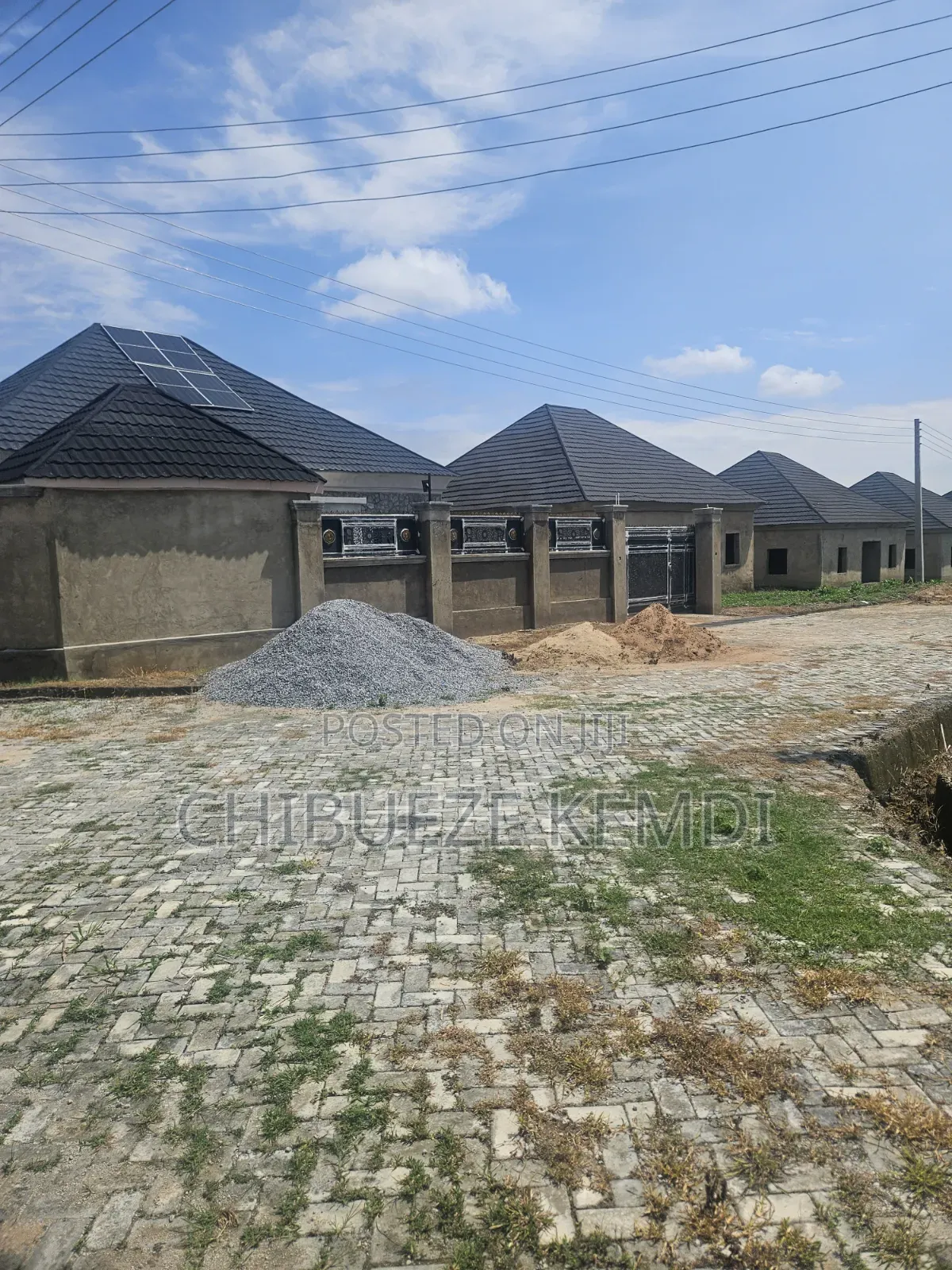 3bdrm Bungalow in Efab Dinamite, Lugbe District for sale